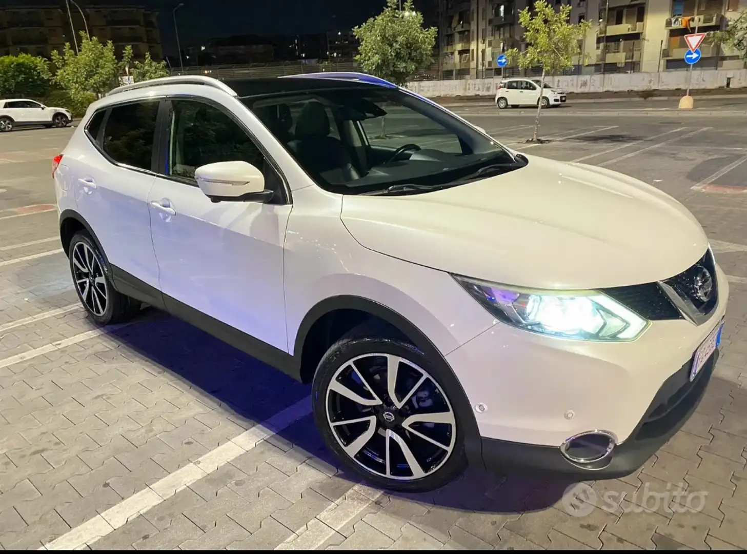 Nissan Qashqai 1.6 dci 360 2wd 130cv Bianco - 1