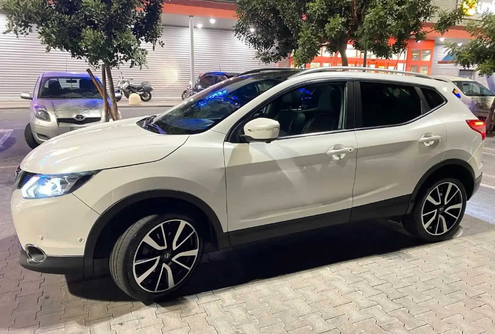 Nissan Qashqai 1.6 dci 360 2wd 130cv Bianco - 2
