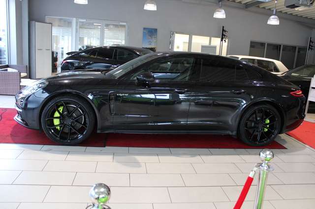 Porsche Panamera 4 E-Hybrid