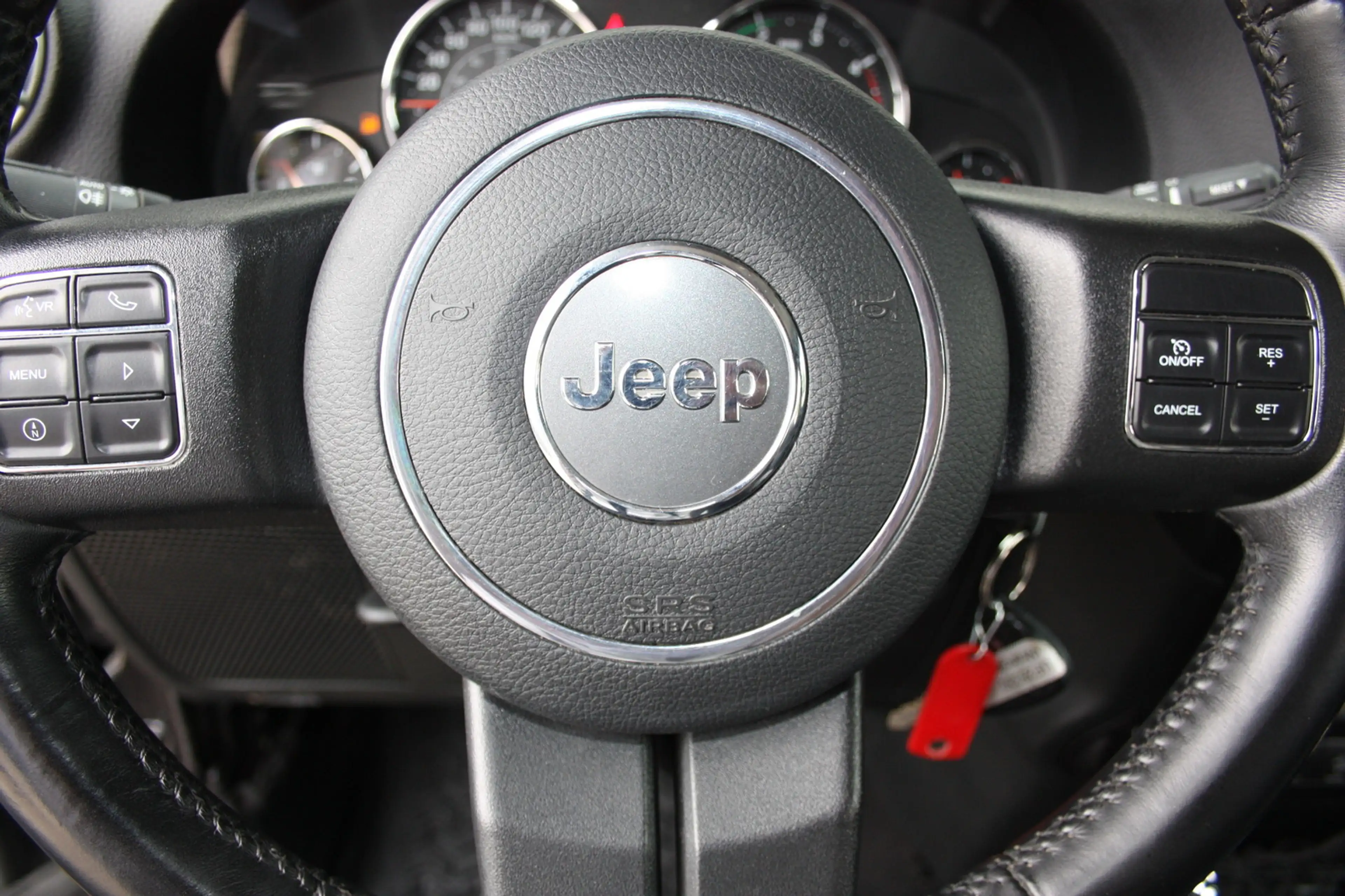 Jeep Wrangler 2.8 SAHARA Auto. Navi/Leder/Ahk/LED — photo 12