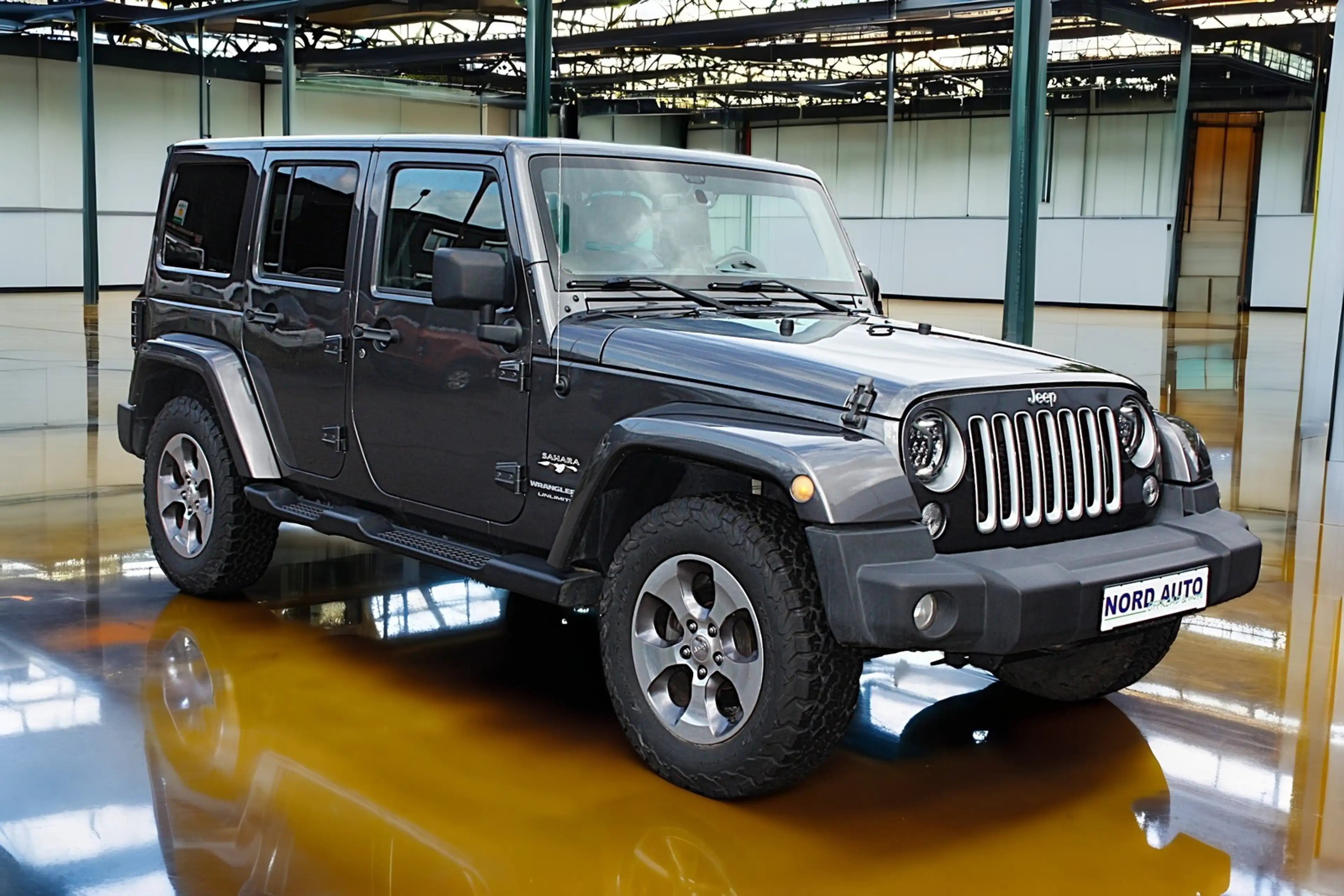 Jeep Wrangler 2.8 SAHARA Auto. Navi/Leder/Ahk/LED — photo 4