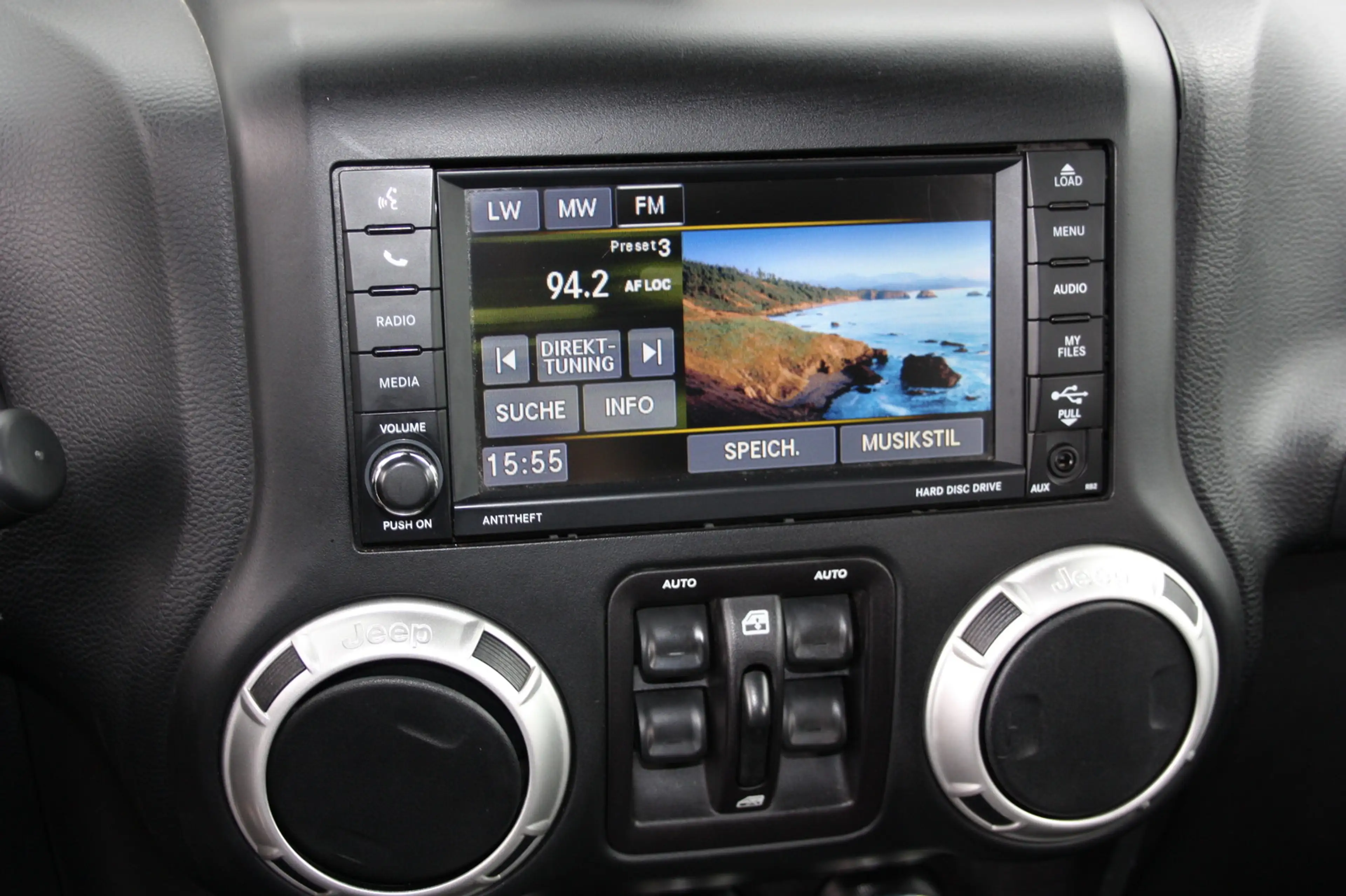 Jeep Wrangler 2.8 SAHARA Auto. Navi/Leder/Ahk/LED — photo 13