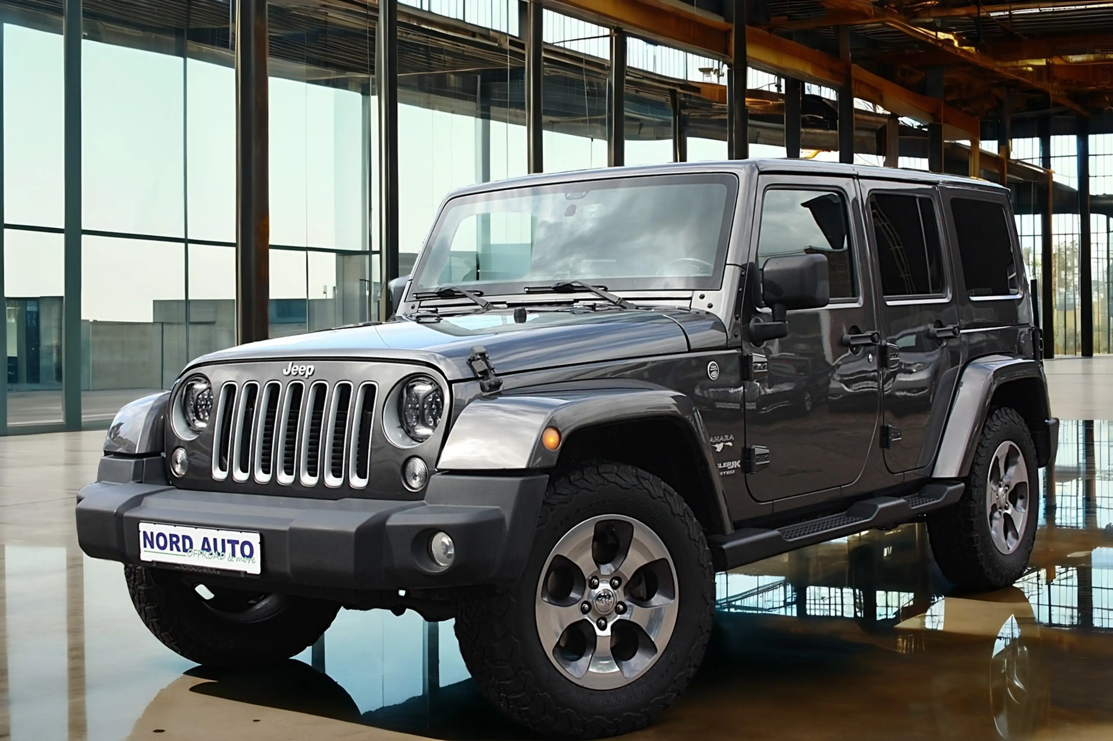 Jeep Wrangler 2.8 SAHARA Auto. Navi/Leder/Ahk/LED — photo 2