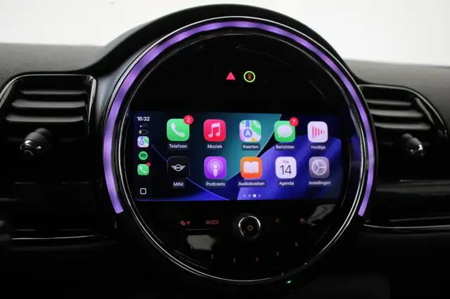 Mini Hatch view 5