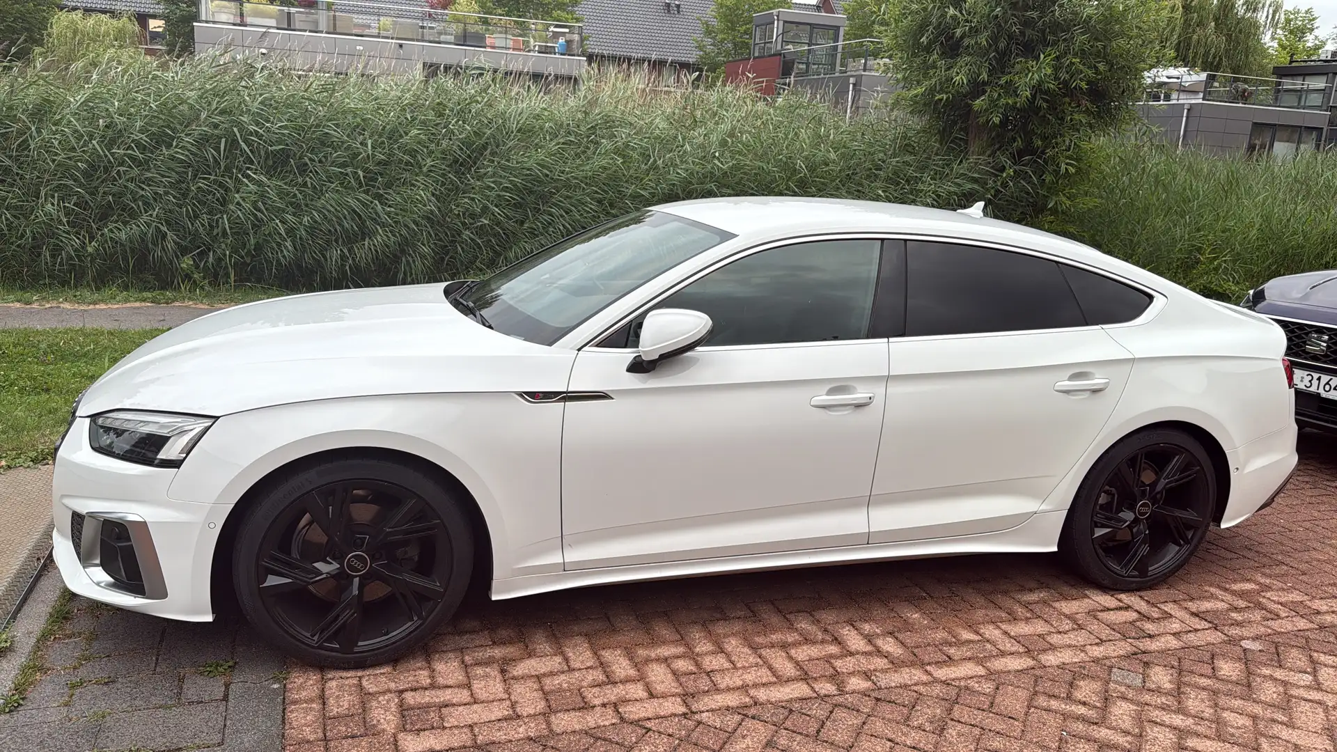 Audi A5 40 TFSI L. edition Sp. Wit - 1