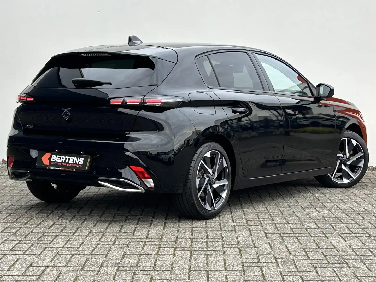 Peugeot 308 1.2 PT 130 Allure | AGR stoel | Stoelverwarming | Schwarz - 2