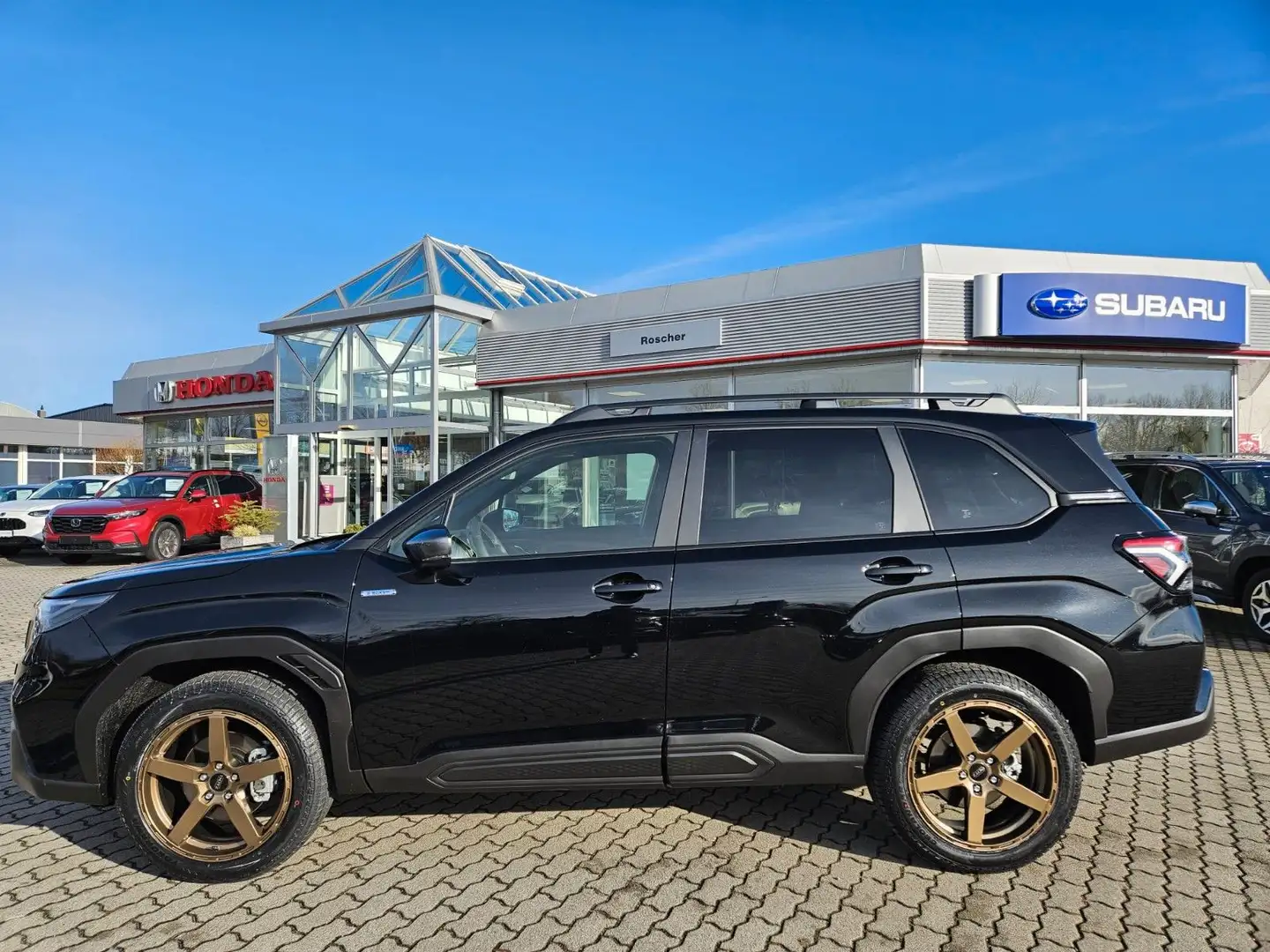 Subaru Forester 2.0ie EDIT. EXCLUSIVE CROSS Schwarz - 1