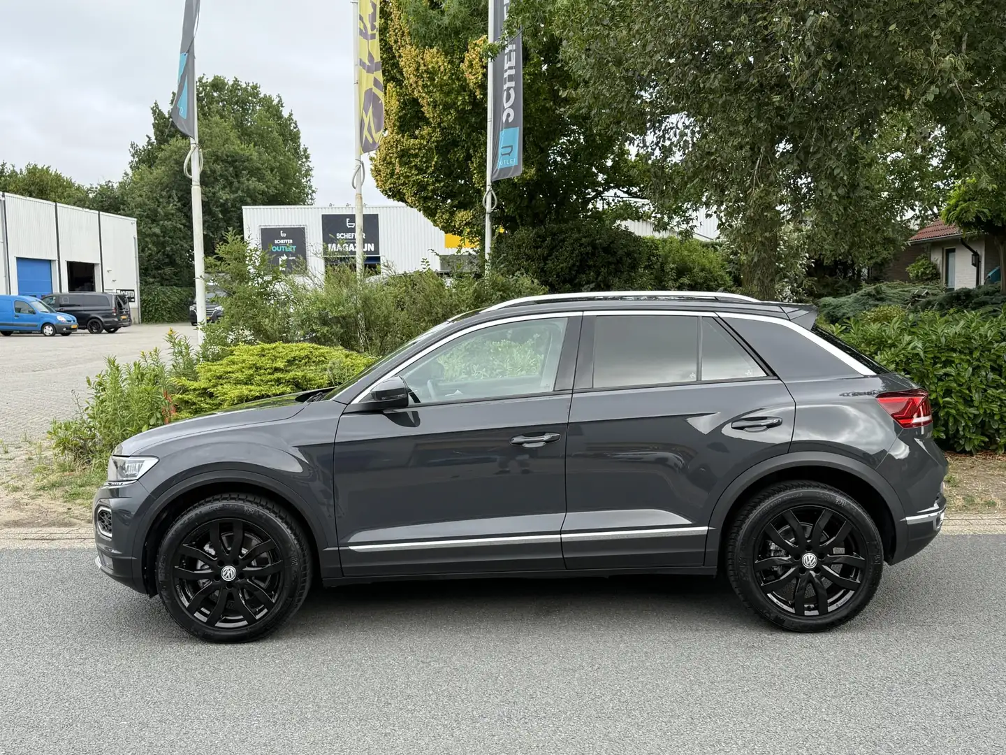 Volkswagen T-Roc 2.0 TSI 4Motion Sport 190PK DSG•Virtual•Camera Grijs - 2