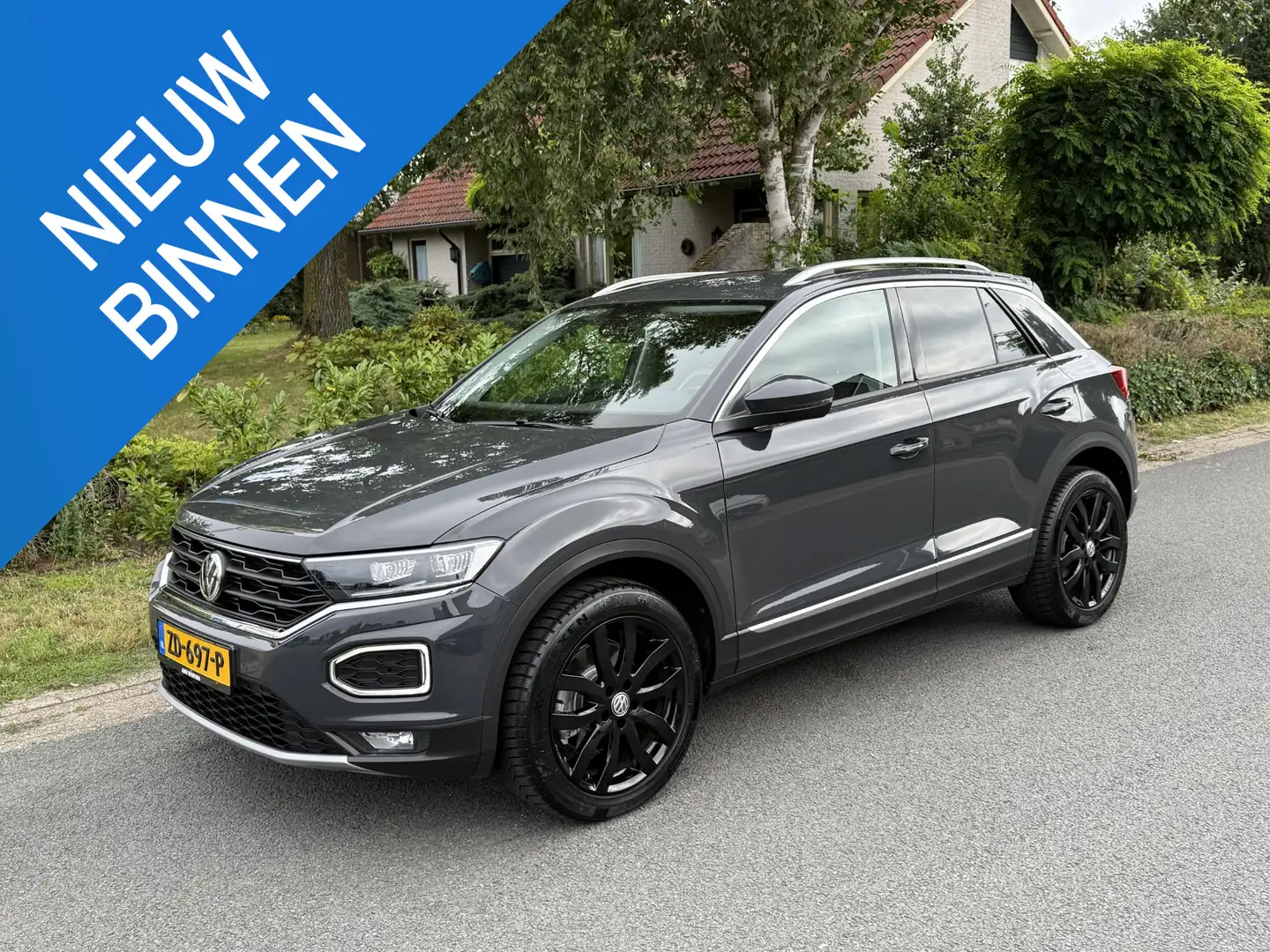 Volkswagen T-Roc 2.0 TSI 4Motion Sport 190PK DSG•Virtual•Camera Grijs - 1