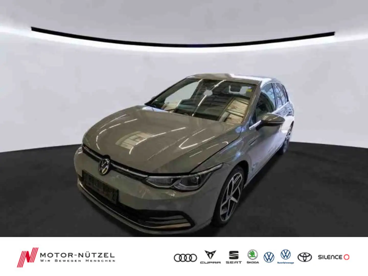 Volkswagen Golf VIII 1.5 eTSI DSG STYLE LEDplus+NAV+ACC+SHZ Grau - 1