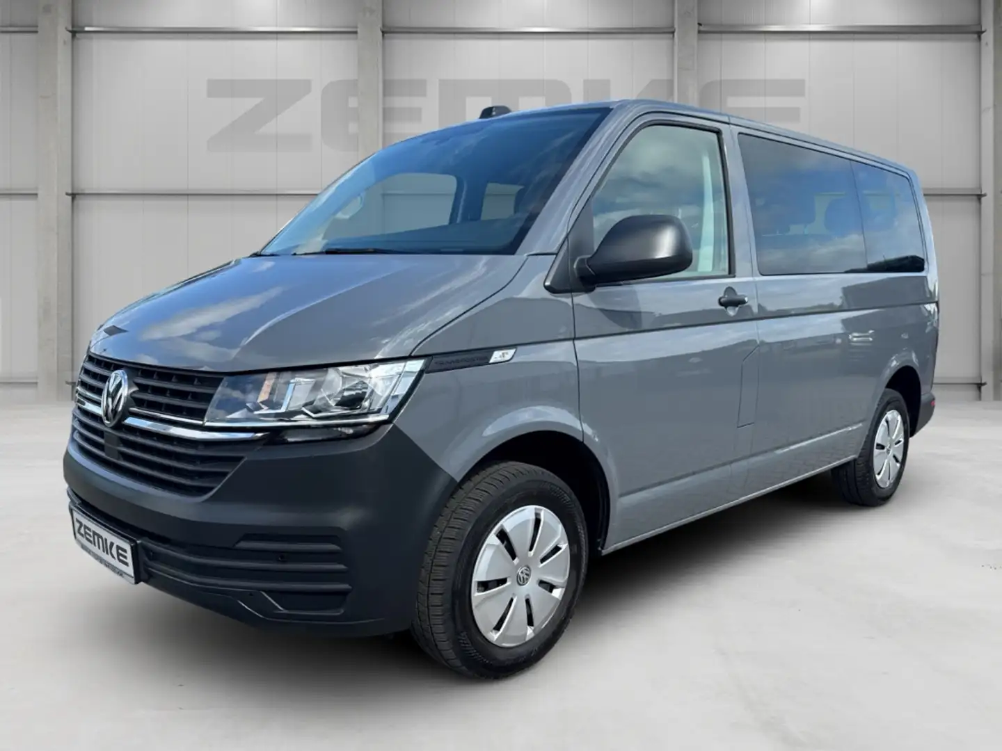 Volkswagen T6.1 Kombi 2.0 TDI L1H1 AHK Navi Apple CarPlay Android Auto M Grijs - 1