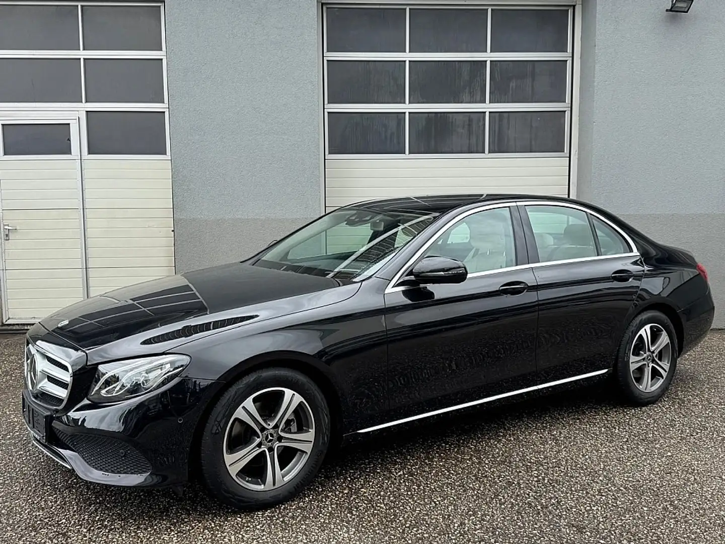 Mercedes-Benz E 200 d Avantgarde Aut. Noir - 1