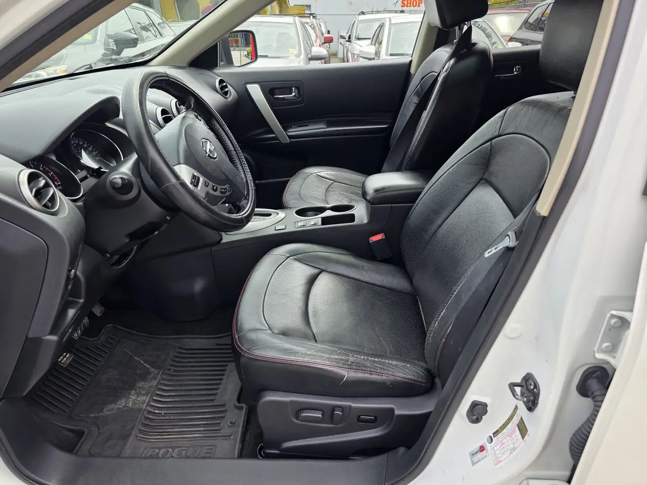 Nissan Rogue снимка Nissan Rogue