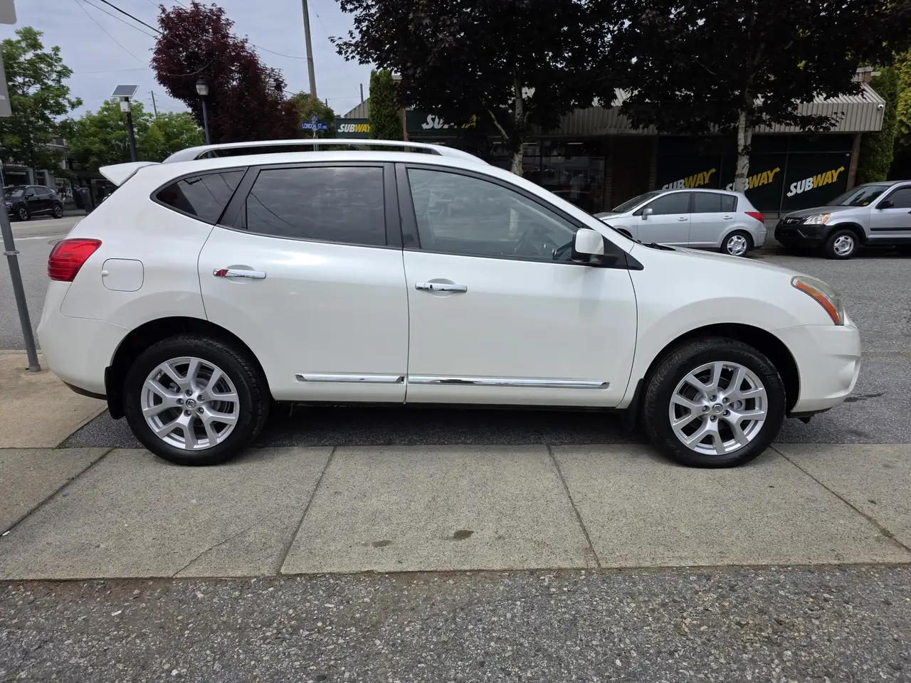 Nissan Rogue снимка Nissan Rogue