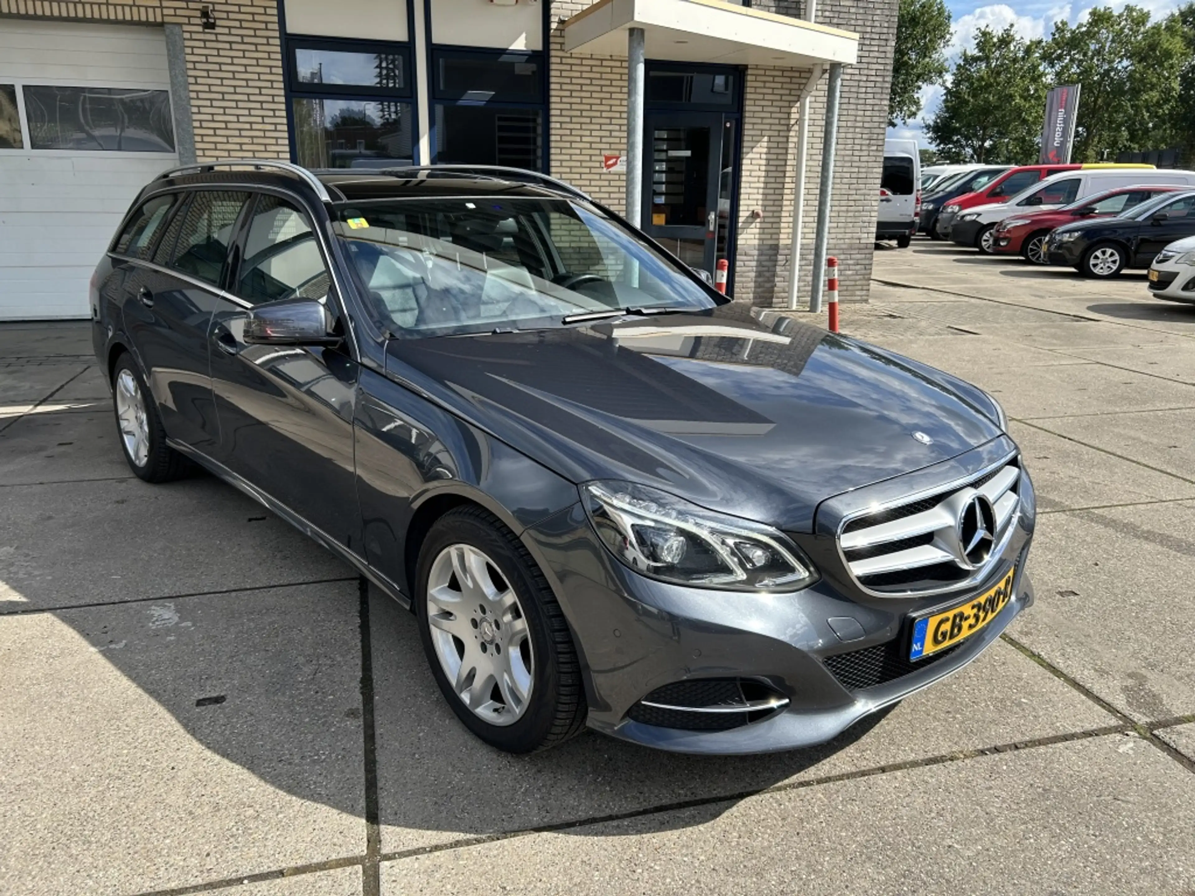 Mercedes-Benz E 300 Estate BT. HY. Lease Ed