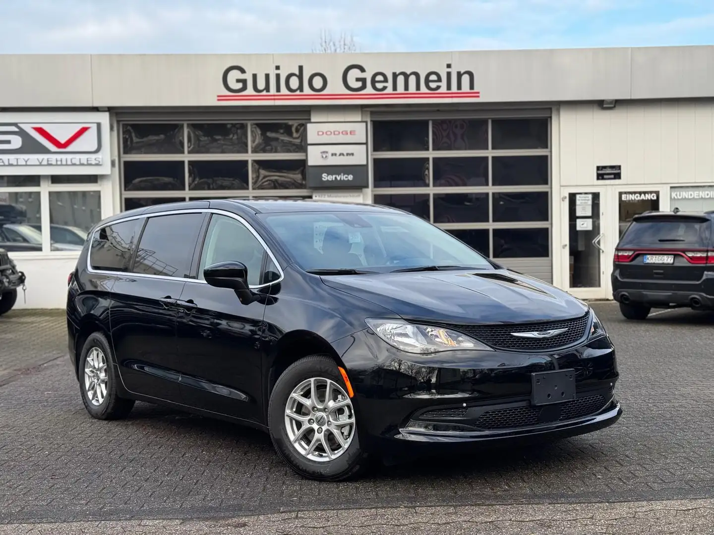 Chrysler Pacifica Chrysler Pacifica 3.6l V6 SXT 3,99% Finanzierung m Negro - 1