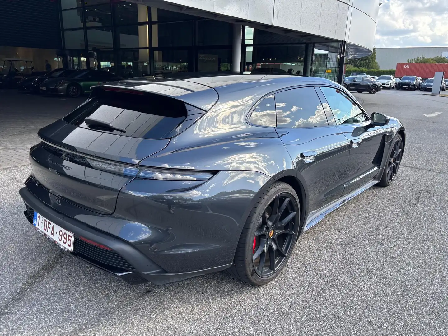 Porsche Taycan GTS Sport Turismo Zwart - 2