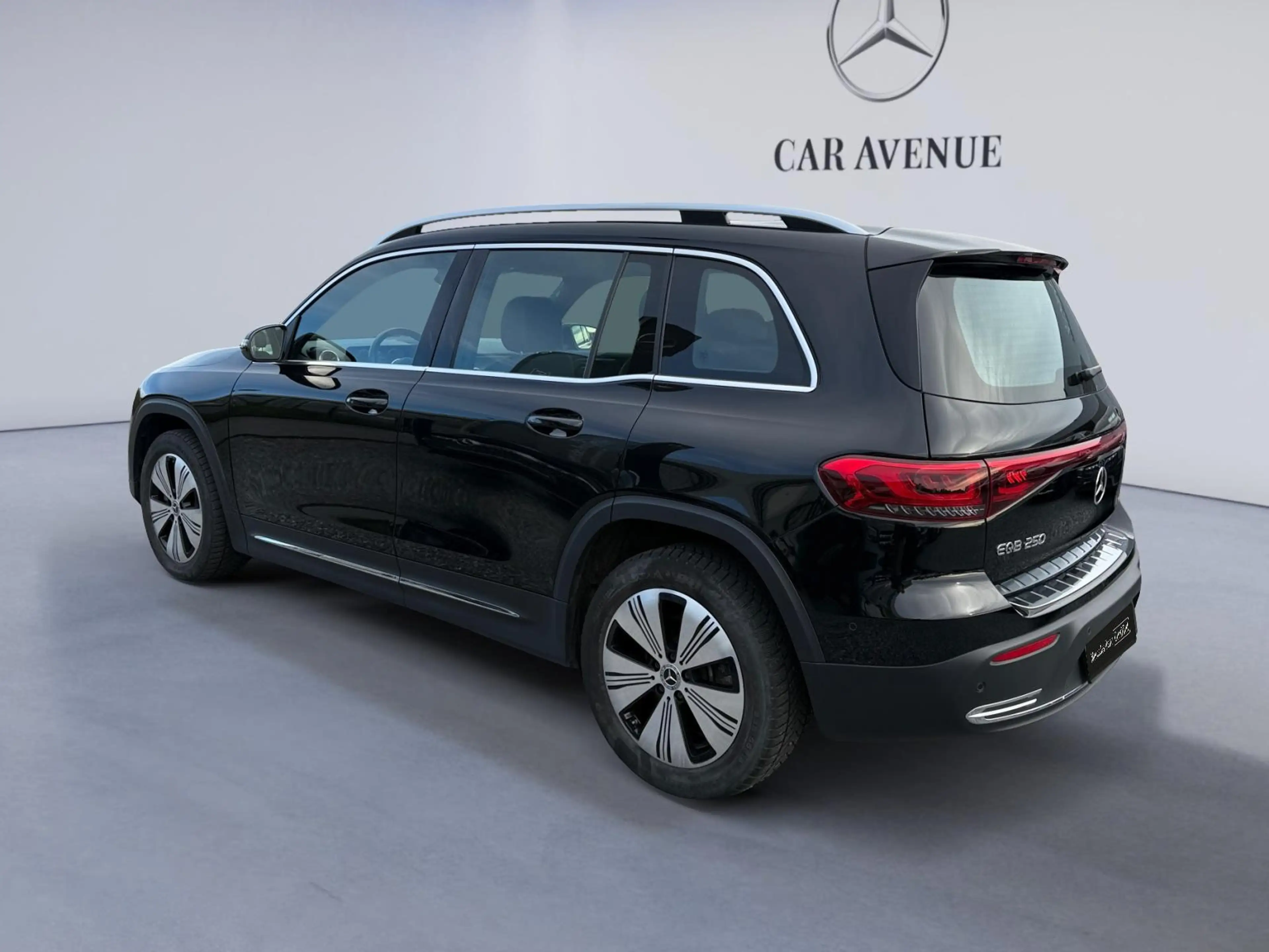 Mercedes-Benz EQB 250 Progressive — photo 3