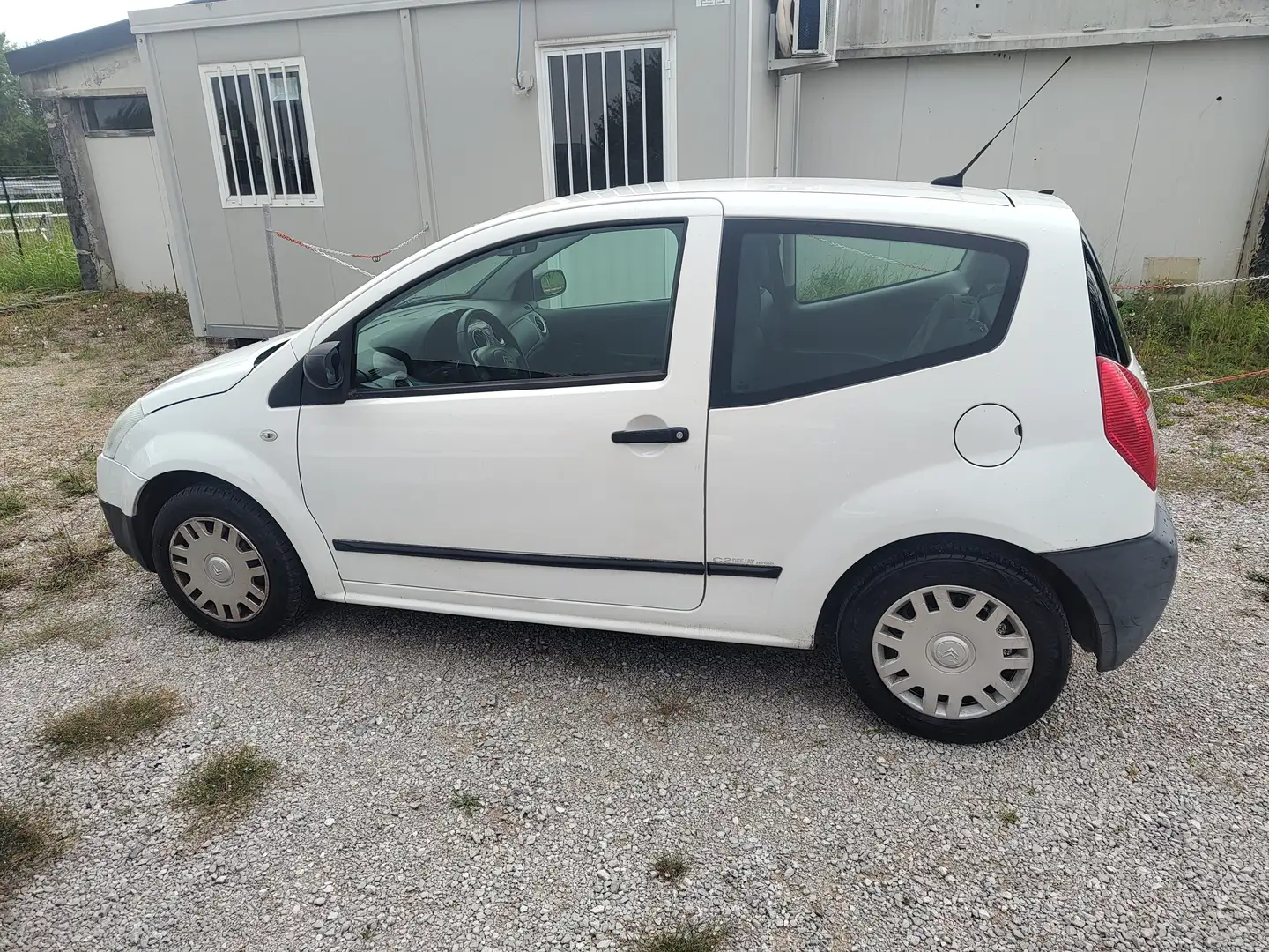 Citroen C2 C2 1.1 Elegance Deejay c/abs Bianco - 1