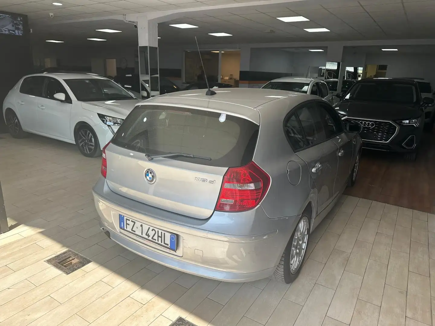 BMW 118 d 5p 2.0 Attiva 143cv dpf Argent - 2