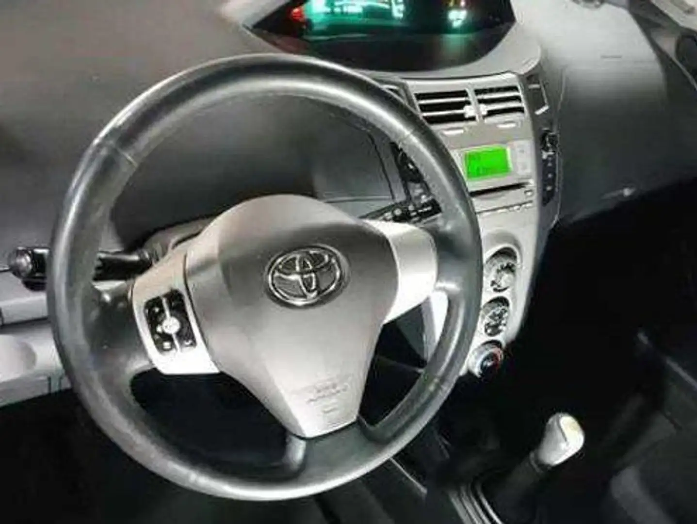 Toyota Yaris Yaris+1.3+VVT-i Albastru - 2