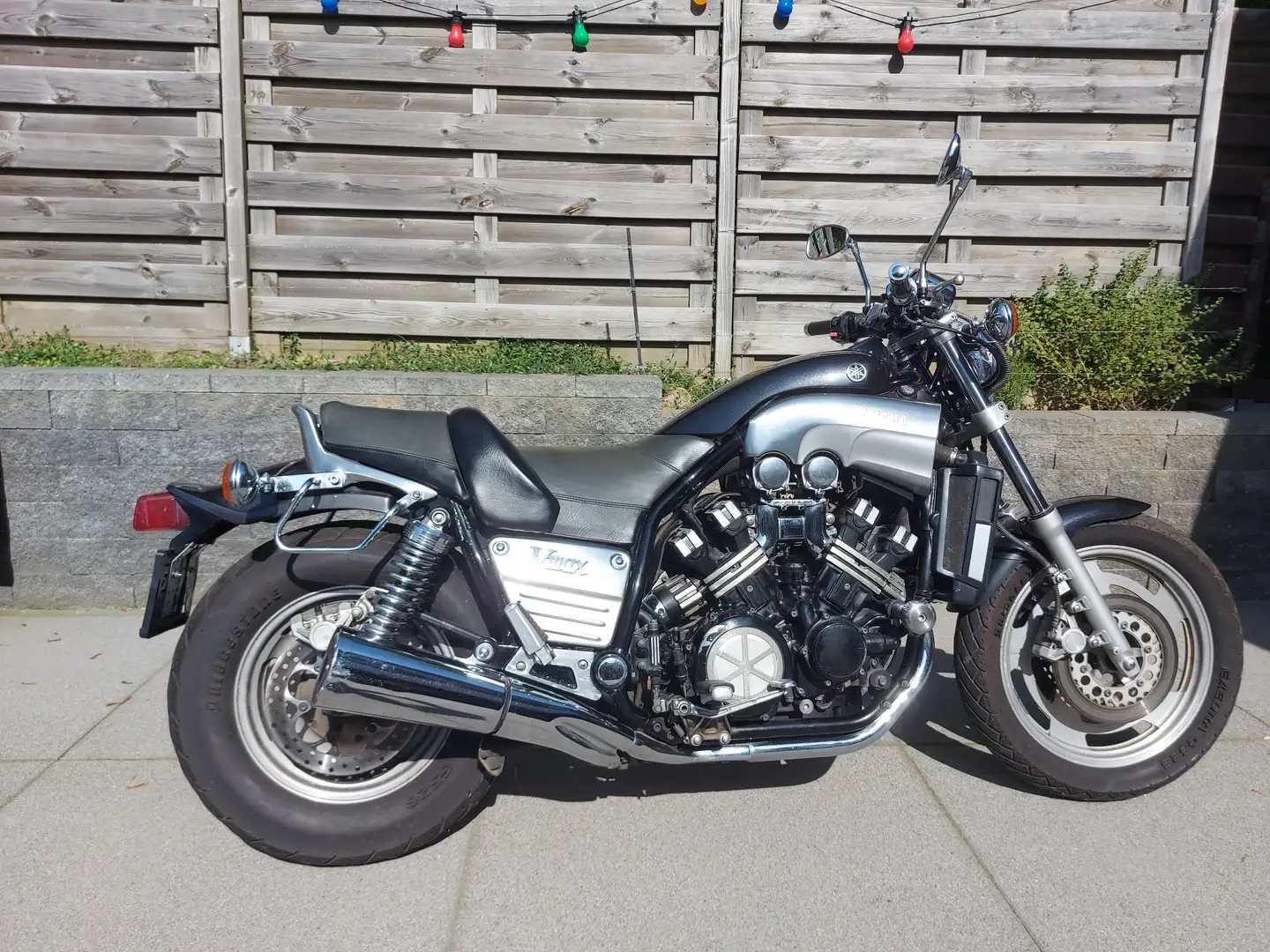 Yamaha Vmax - 2