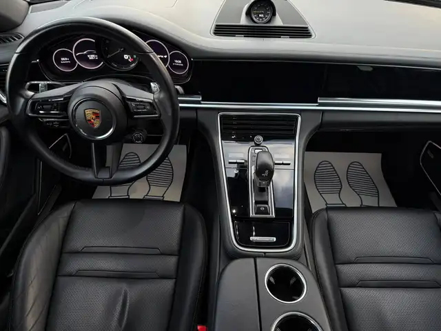 Porsche Panamera view 8