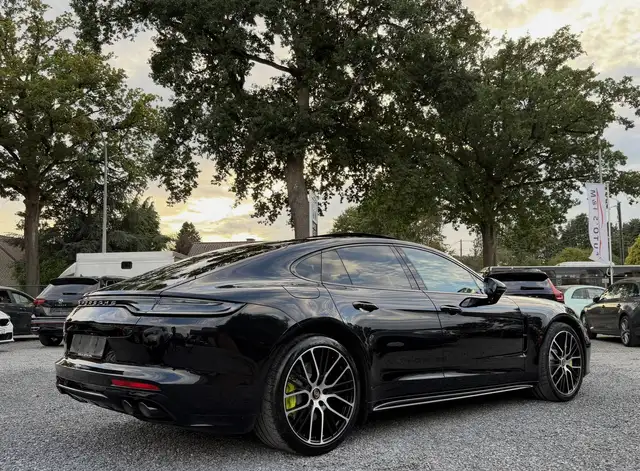 Porsche Panamera view 3