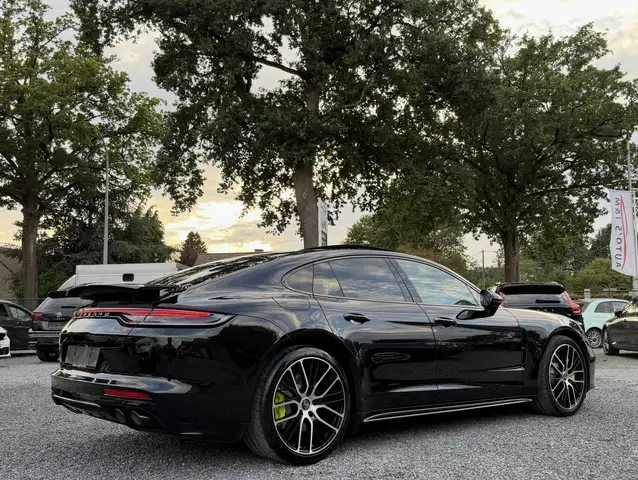 Porsche Panamera view 4