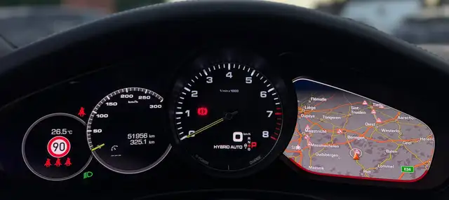 Porsche Panamera view 16