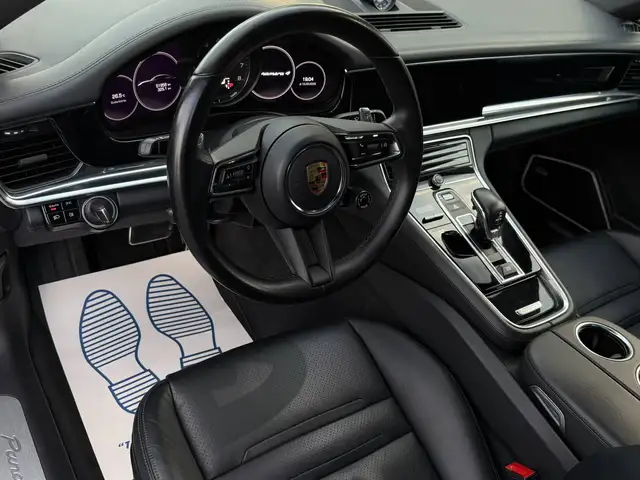 Porsche Panamera view 6