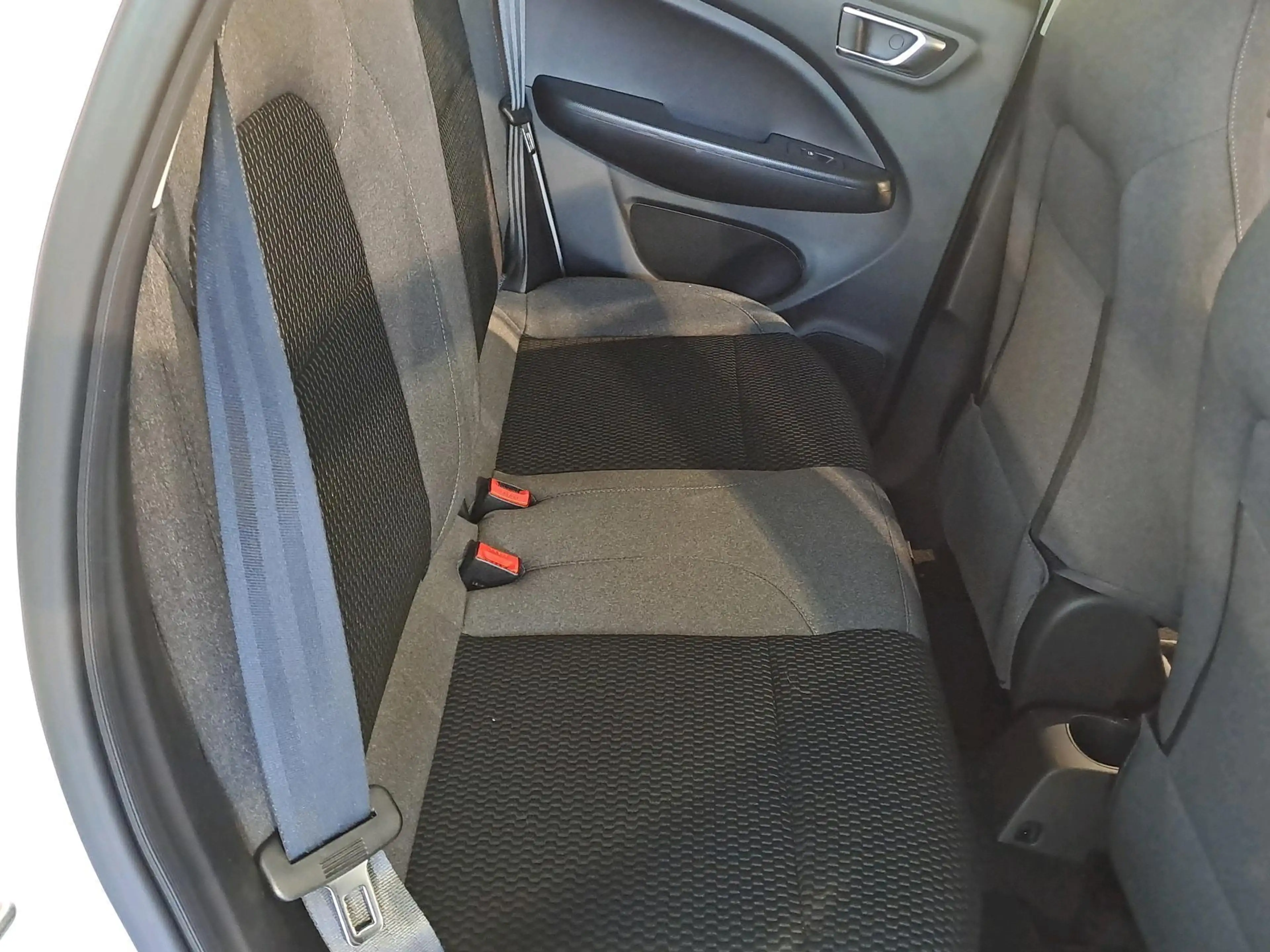 Leapmotor T03 Design 37.3 kWh — photo 14