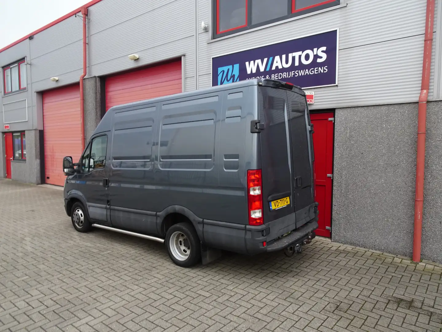 Iveco Daily 35C15V 300 H2 L2 3 zits airco 3500 kg trekgewicht Grijs - 2
