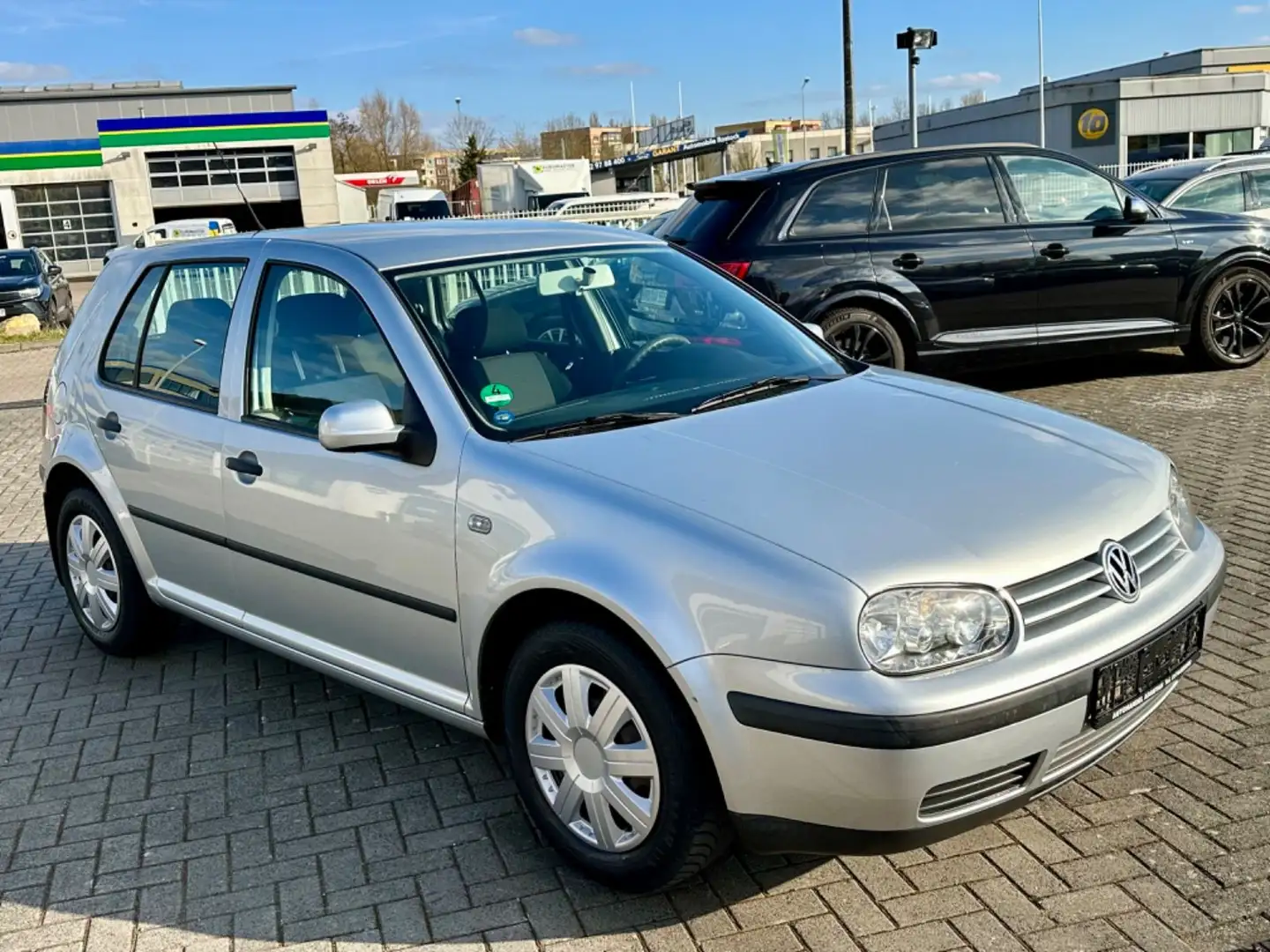 Volkswagen Golf 1.4 Edition KLIMA ZENTRAL SERVO Zilver - 2