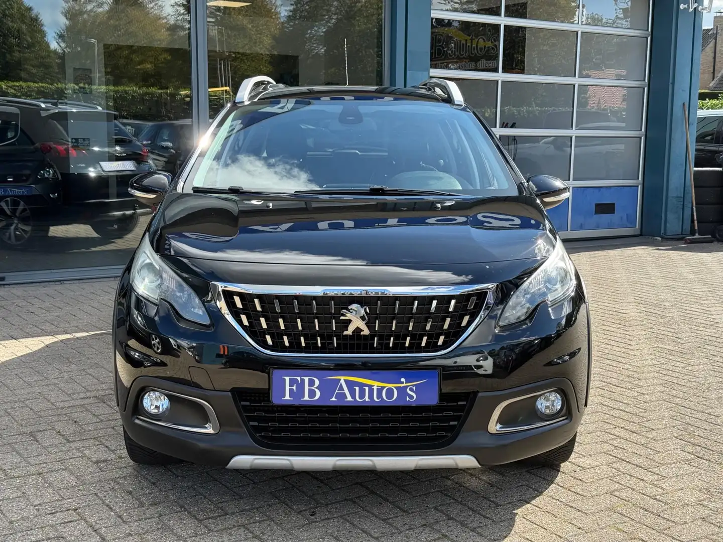 Peugeot 2008 1.2 PureTech Allure Airco Lmv Navi Cruise Camera Zwart - 2