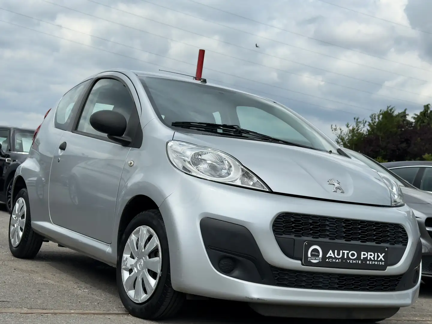 Peugeot 107 1.0i Access Etat Neuf 1Er Main Euro 5 Gris - 2