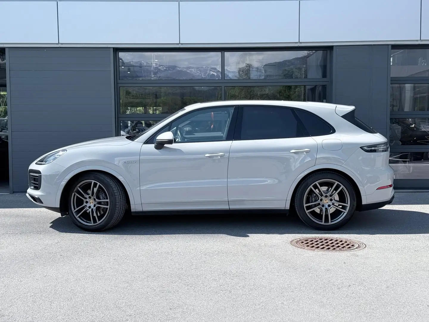 Porsche Cayenne E-Hybrid III Grau - 2