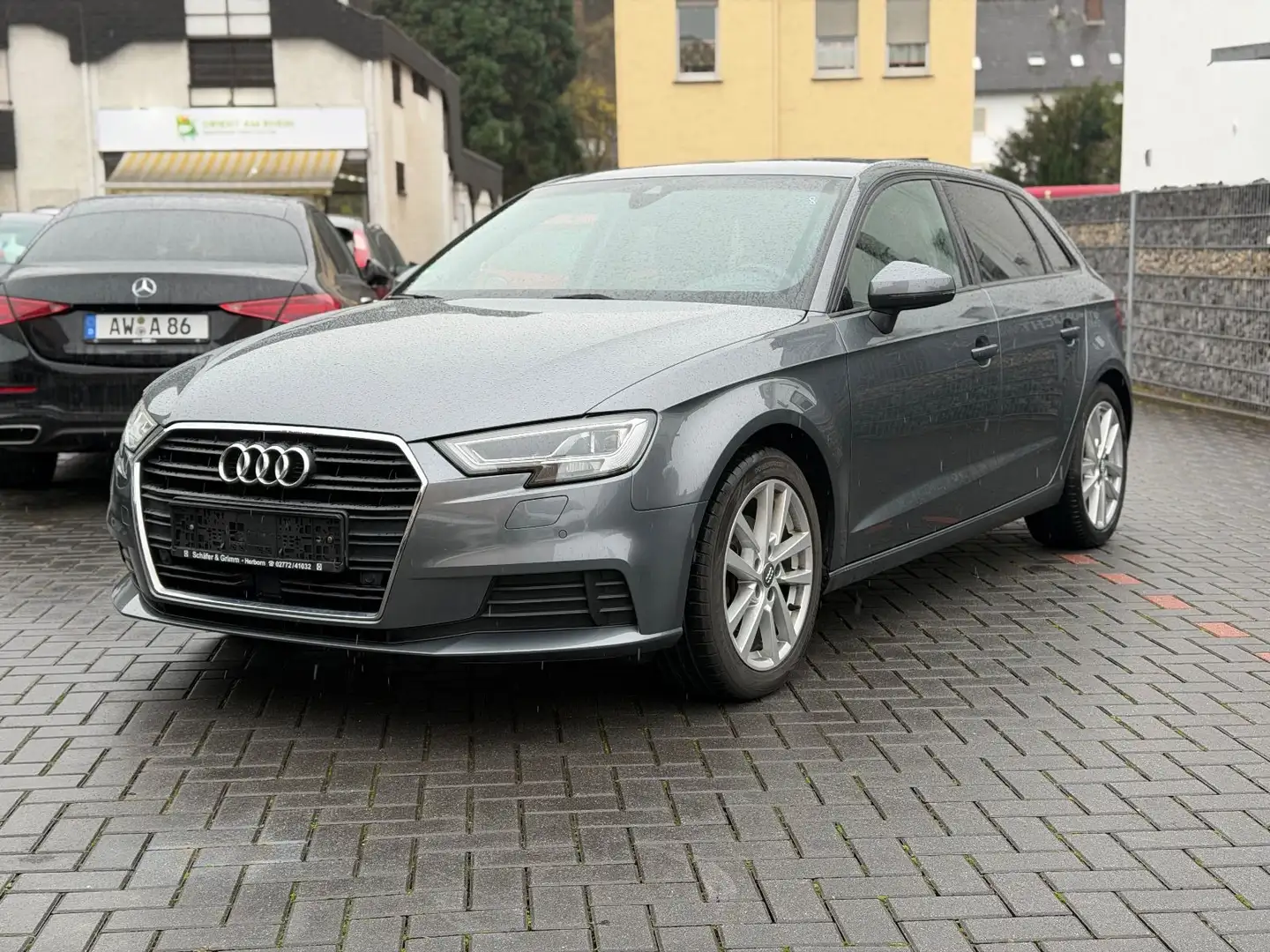 Audi A3 Sport 35 TFSI*S-TRONIC*ACC*KAMERA*SPUR*TOP!* Grau - 2