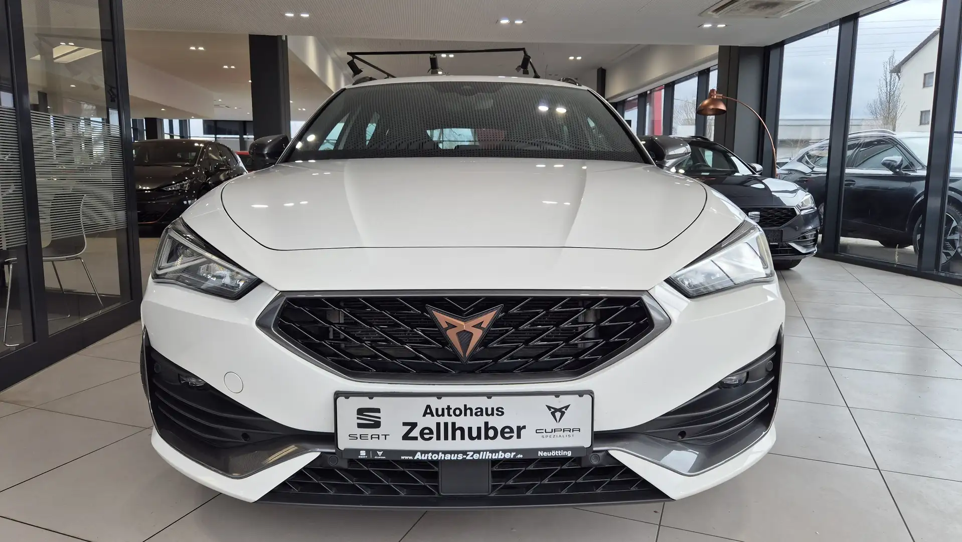 CUPRA Leon ST 1.4 e-Hybrid *Navi*ACC*El. Heck*Kamera* Weiß - 2