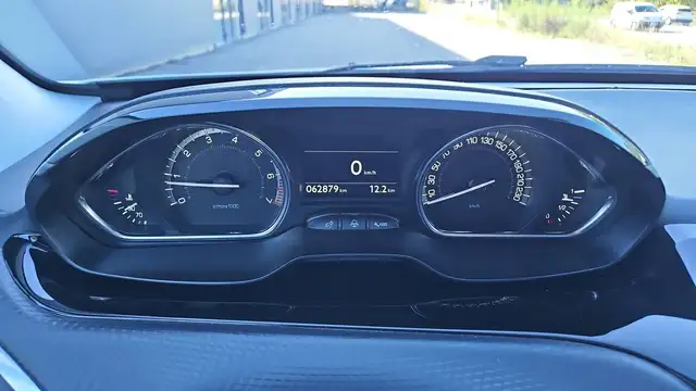 Peugeot 2008 view 12