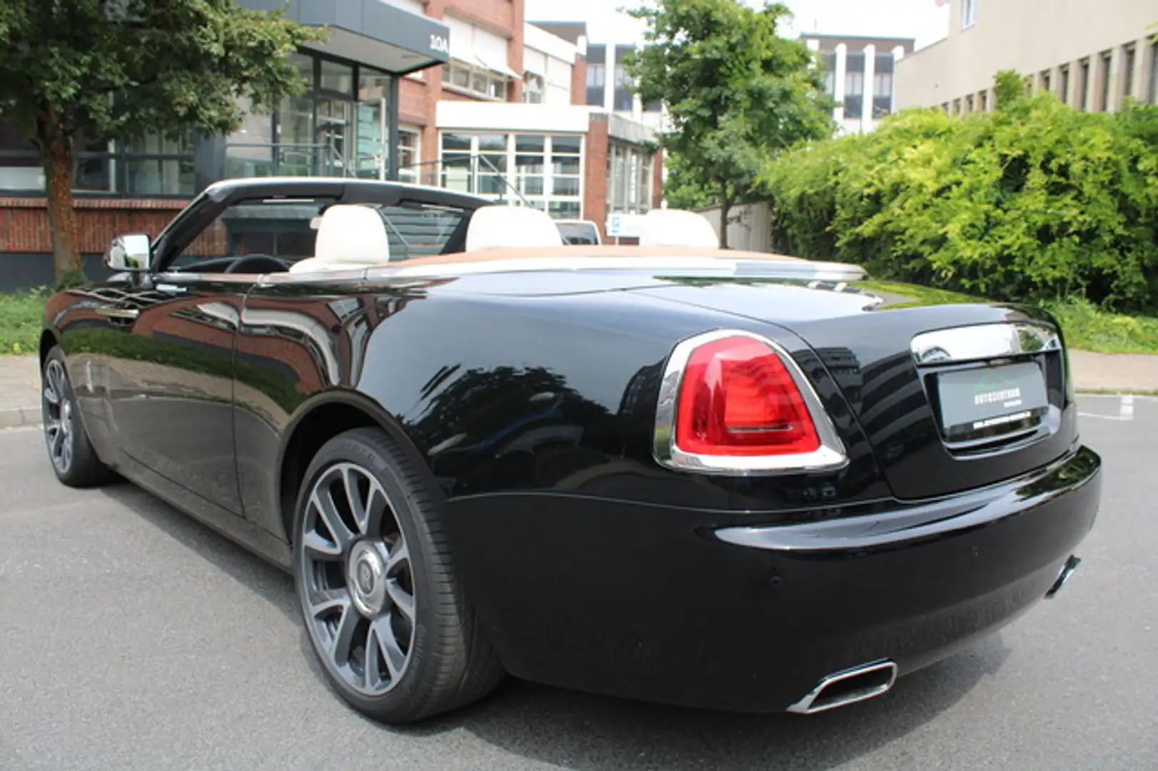 Rolls-Royce Dawn RR Garantie/HuD/Teakdeck/Bespoke/Nightvisio Schwarz - 2
