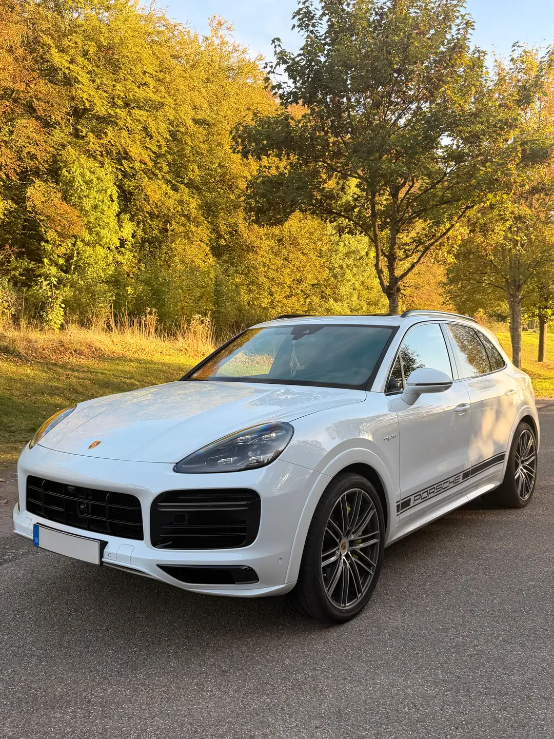 포르쉐 카이엔 S E-Hybrid 2021 화이트 사진 2