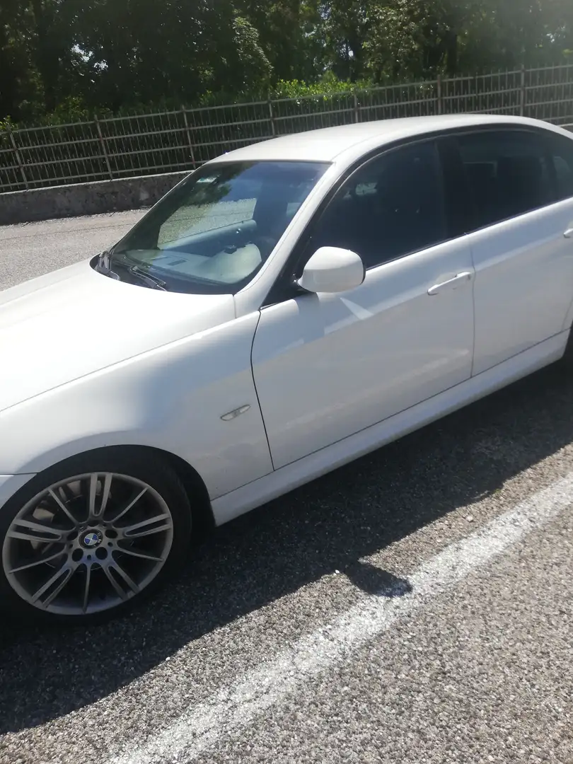 BMW 335 Serie 3 E90 Berlina 335d Msport auto FL Nero - 2