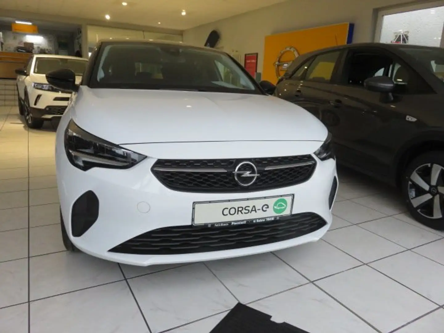Opel Corsa e Edition F sofort verfügbar Weiß - 2