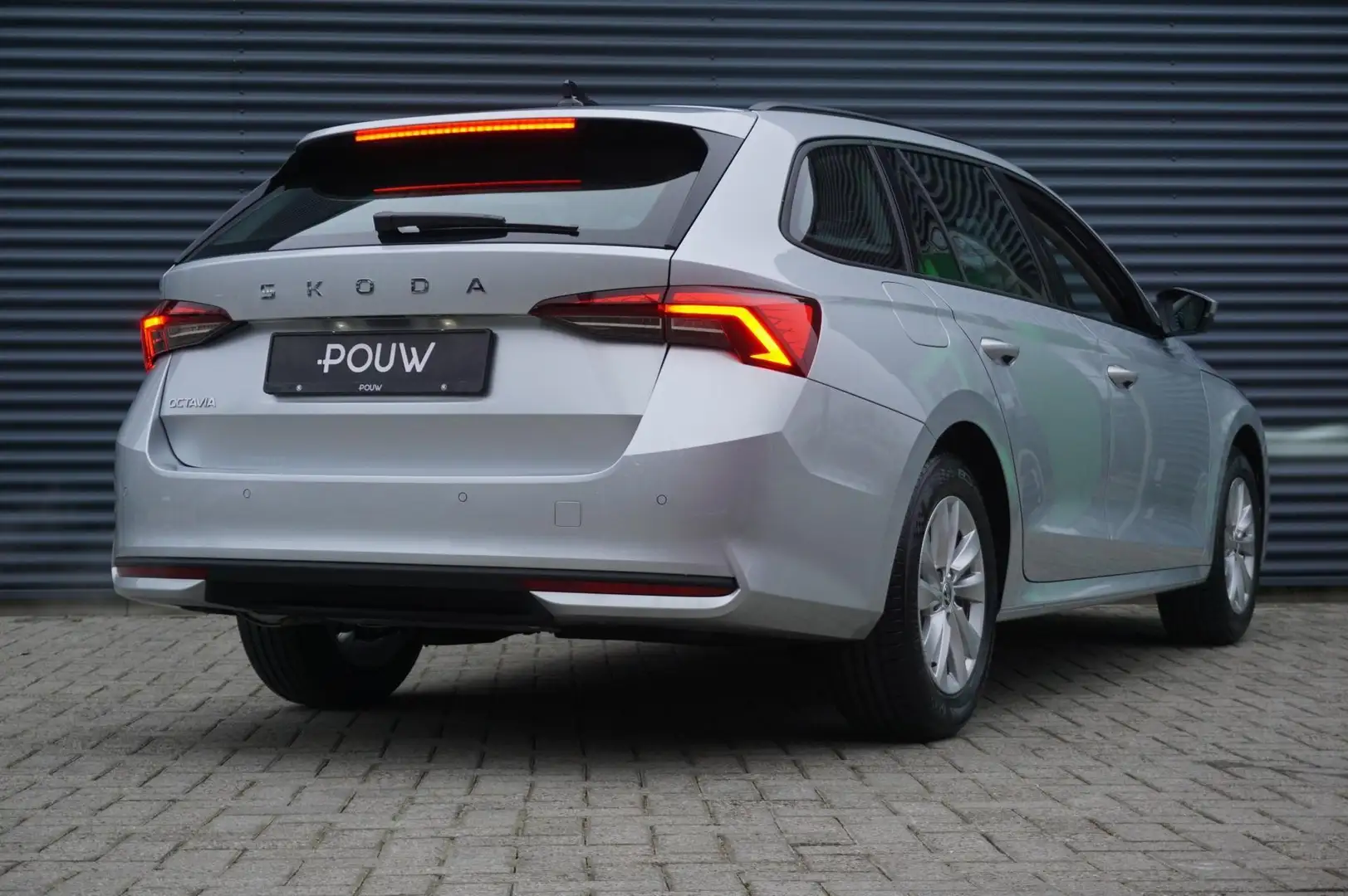 Skoda Octavia Combi 1.5 TSI 115pk Edition | Trekhaak | Cruise Co Zilver - 2