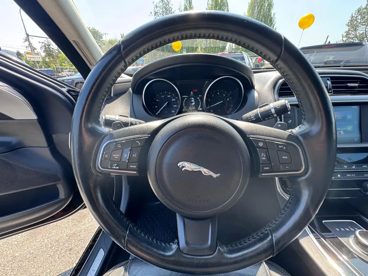 Jaguar XE fotografie Jaguar XE