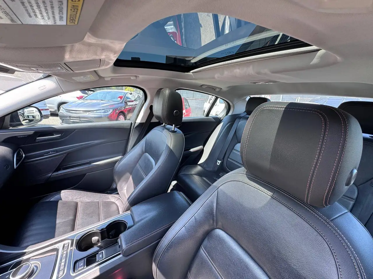 Jaguar XE fotografie Jaguar XE