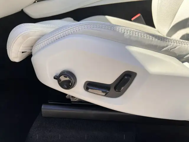 Volvo XC90 B5 AWD Mild Hybrid Ultimate Bright Ansicht 16