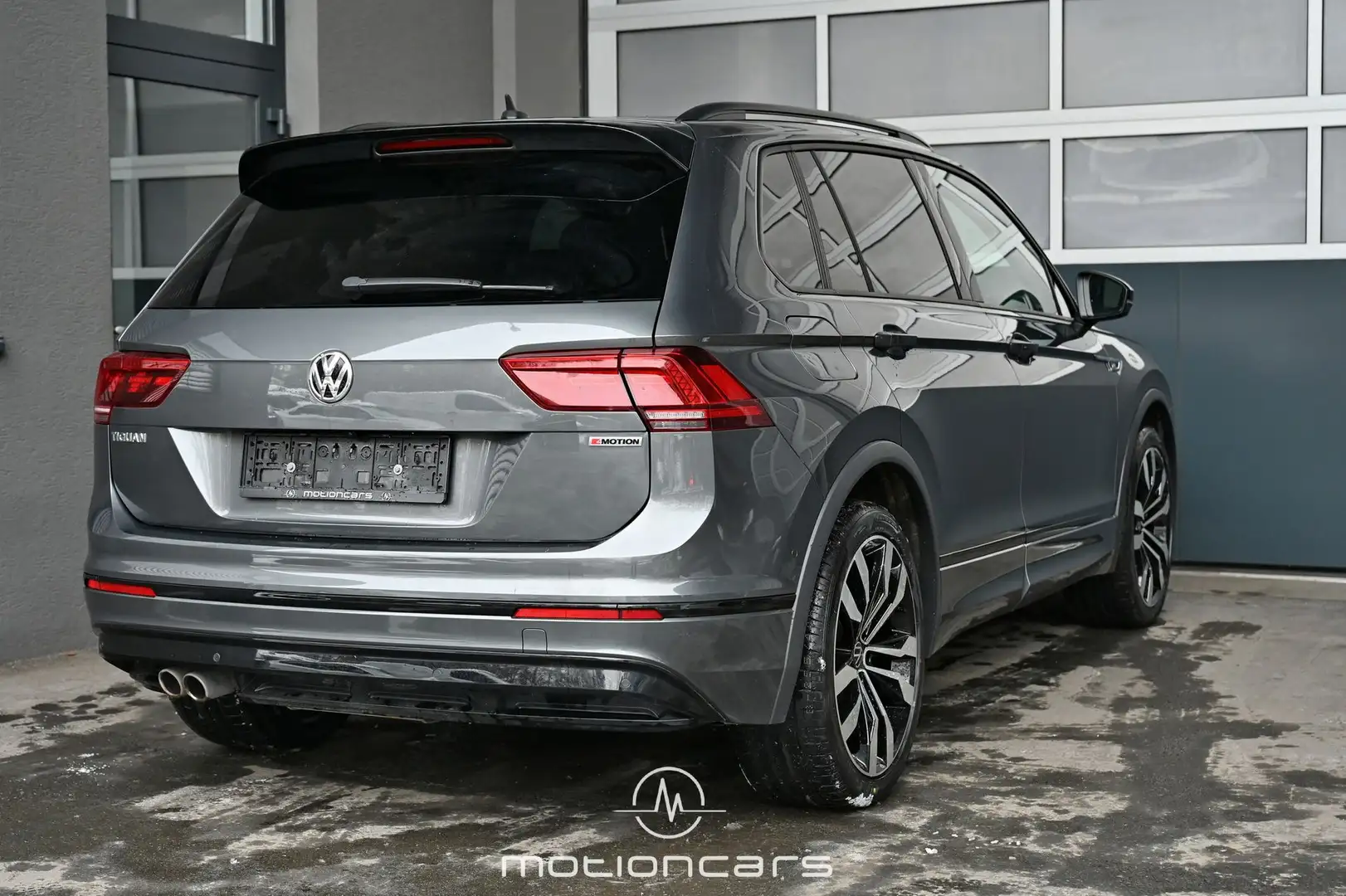 Volkswagen Tiguan 2.0 TDI BMT Comfortline 4Motion R-line Pickerl NEU Grau - 2