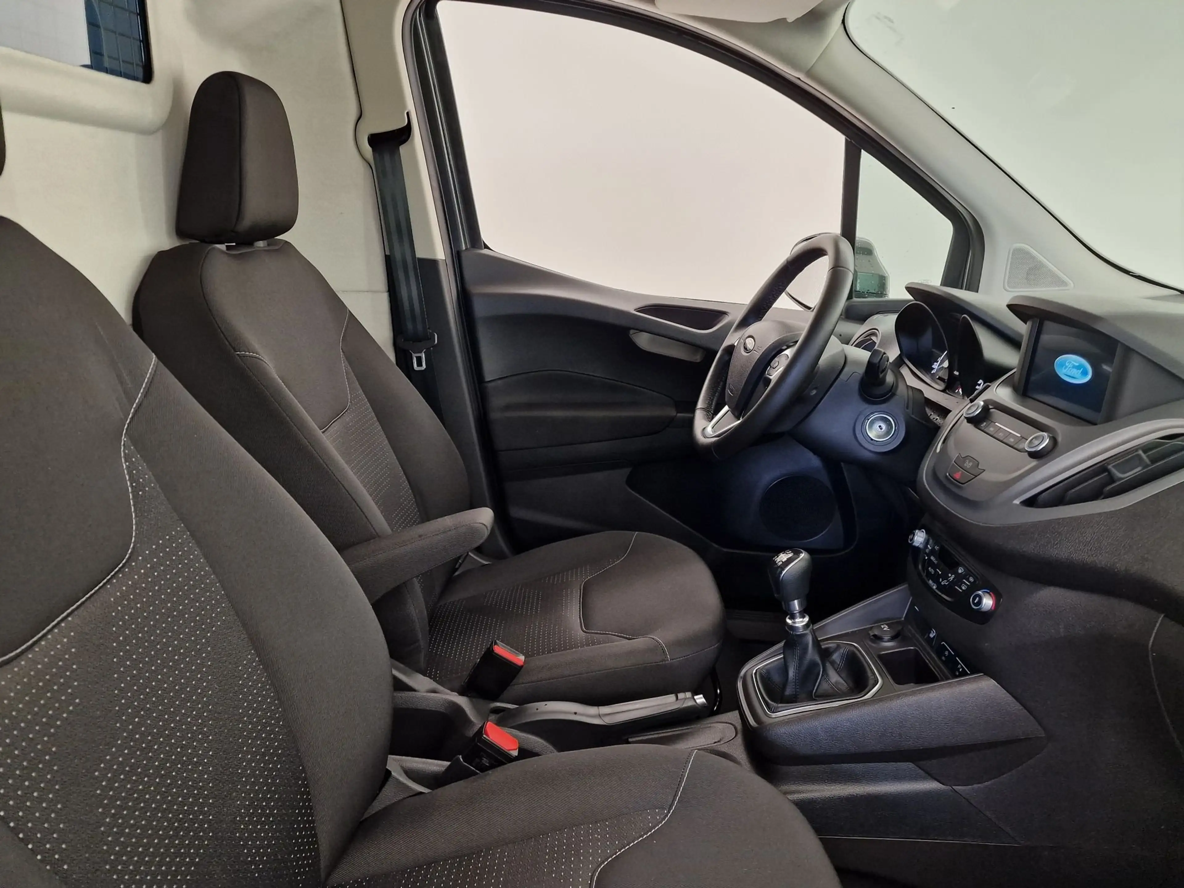 Ford Transit Courier LIMITED BENZINE-33000KM-13900+BTW — photo 6